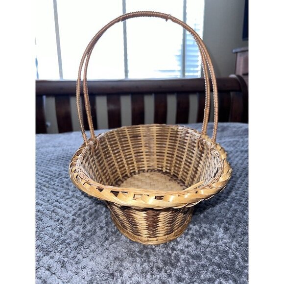 Vintage Wicker 15" X 13" Gathering Basket w/woven Handle - Picture 4 of 11